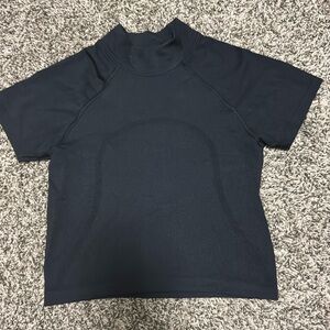 Lululemon cropped top